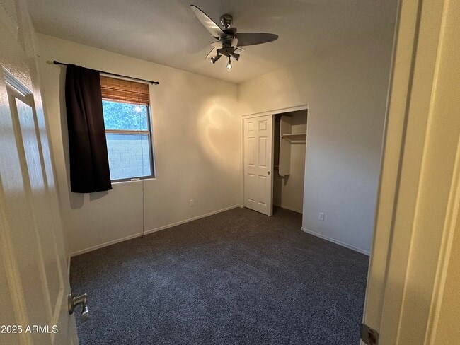 Building Photo - 2653 E Canyon Creek Dr