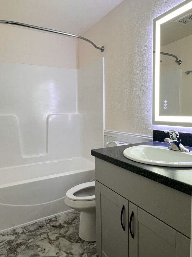 Building Photo - OWN937