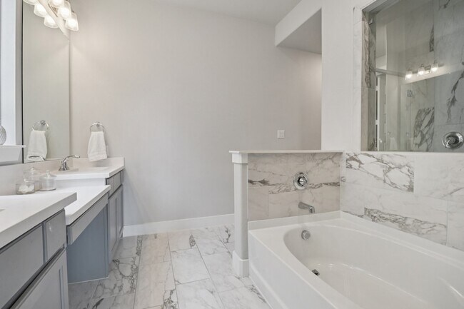 Building Photo - 1329 Stoneleigh Pl