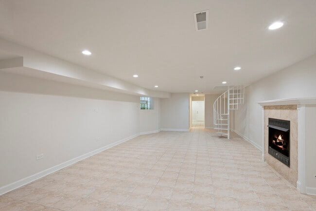 Building Photo - 6505 S Woodlawn Ave