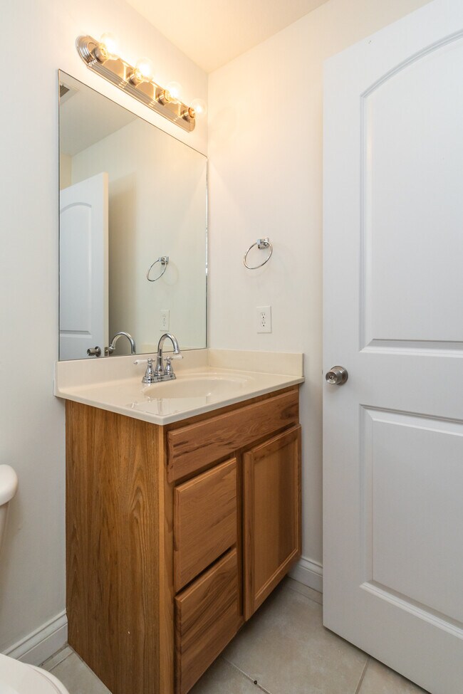 Building Photo - 624 Drakewood Rd