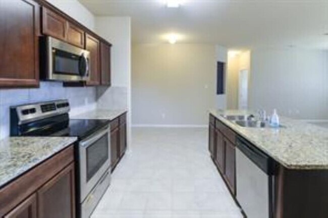 Building Photo - 1112 Decker Dr