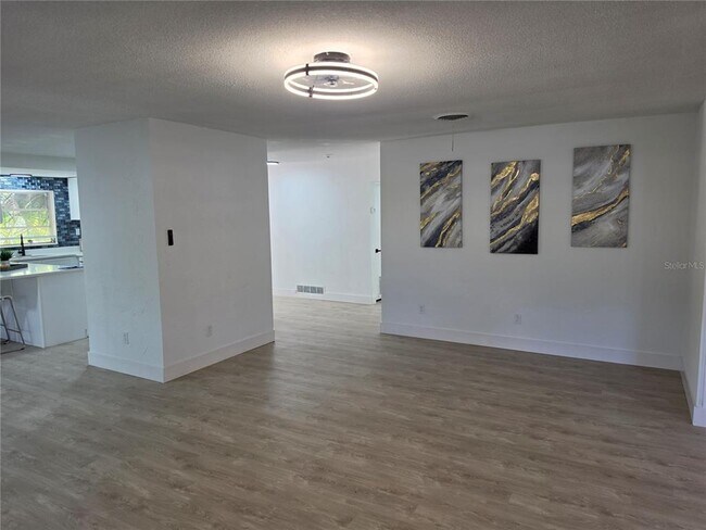 Building Photo - 640 Westward Cir