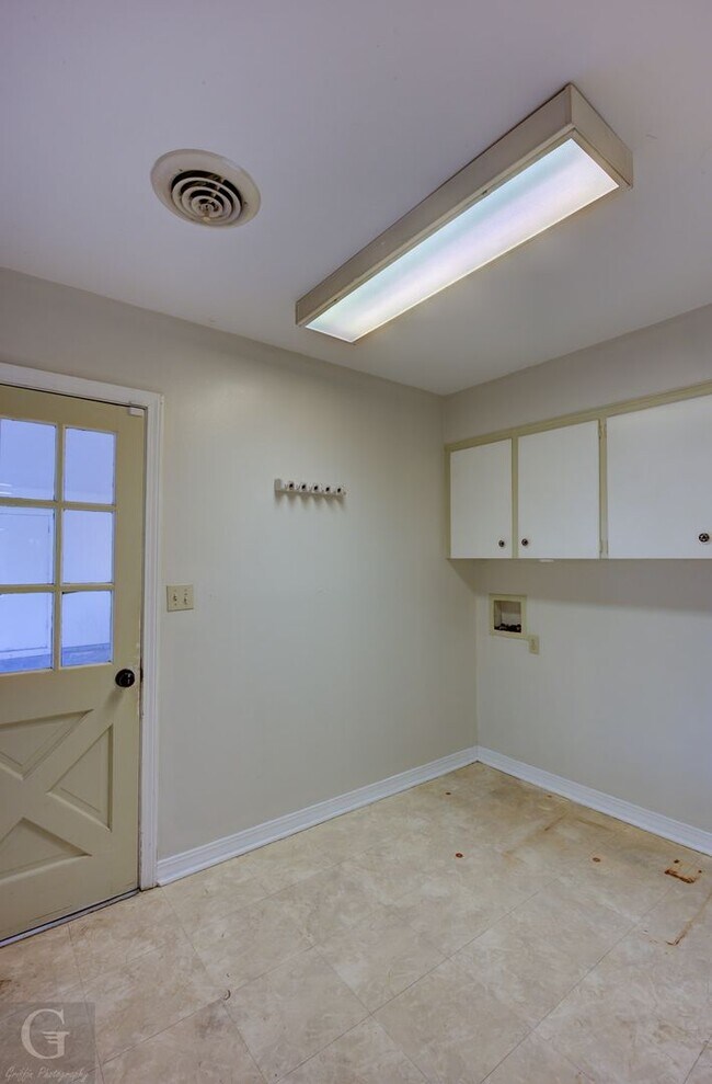 Building Photo - Rental Property