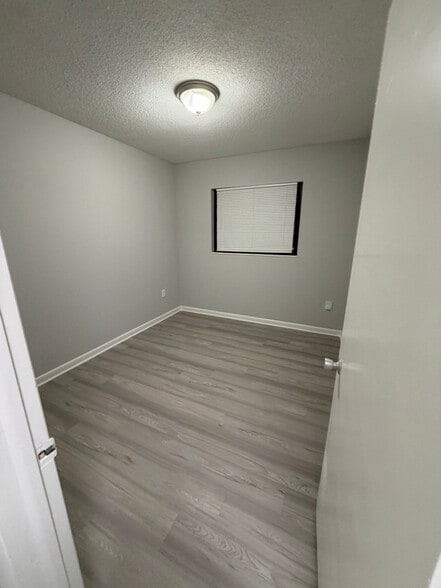 Building Photo - 6022 Tavendale Dr