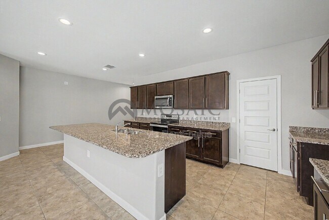Building Photo - 10617 S 54th Ln