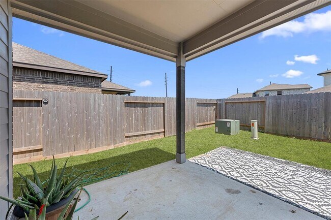 Building Photo - 10511 Kings River Dr