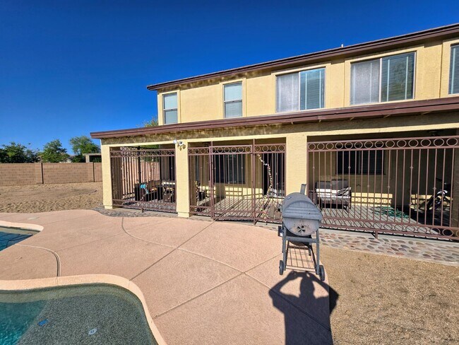 Building Photo - STUNNING 4 Bed, 2.5 Bath Oasis with Pool Your Dream Home Awaits!