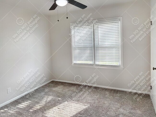 Building Photo - 3 br, 1 bath House - 5535 S Boston Pl