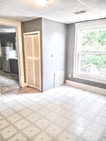 Building Photo - 312 N Mulberry St