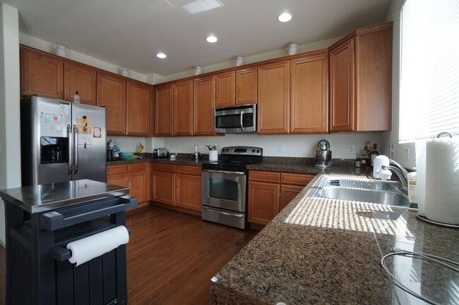 Building Photo - 9690 Beryl Dr