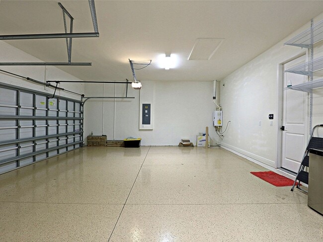 Building Photo - Daniels Place Short Term Rental