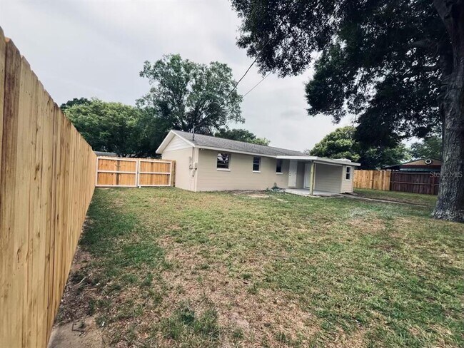 Building Photo - 5323 Satsuma Dr