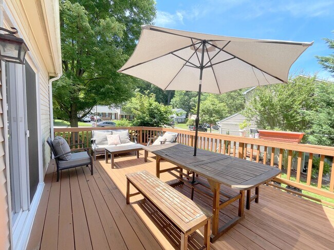Building Photo - Leesburg Country Club 4 Bed 3.5 Bath SFH F...