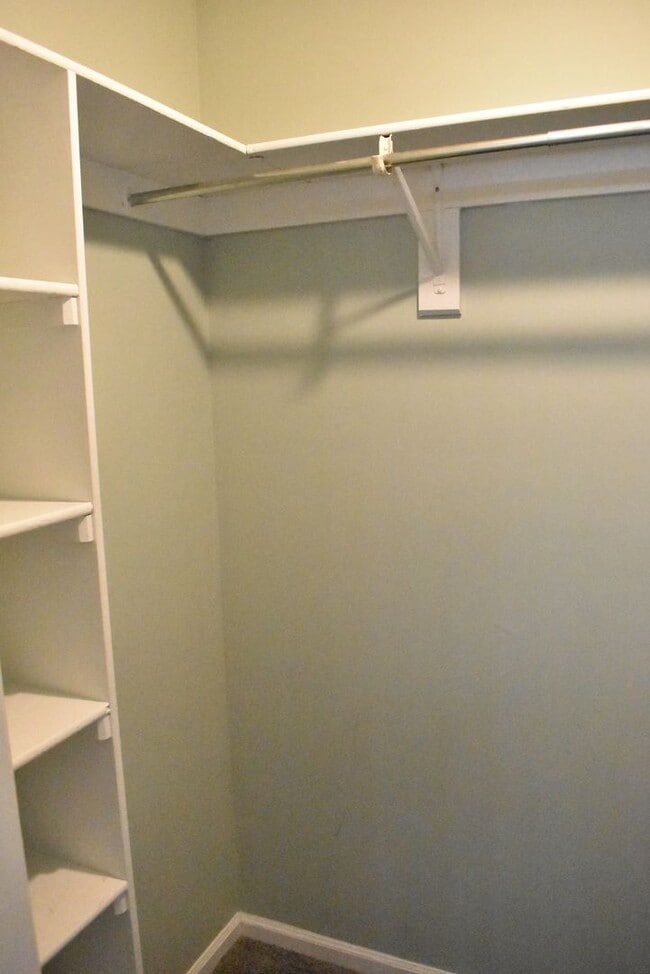 Building Photo - Welcome To Lake Ridge's Finest...