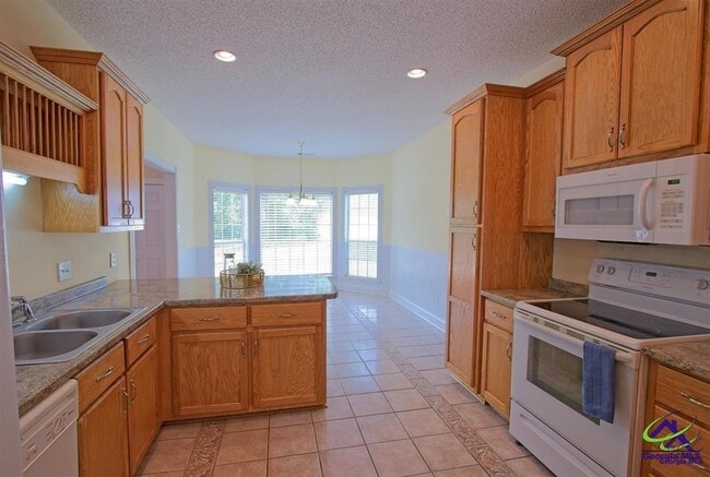 Building Photo - 141 Gleneagle Dr