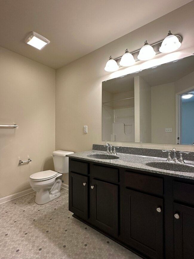 Building Photo - 124 High Pointe Dr
