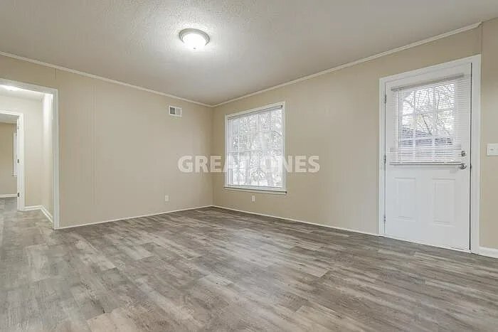 Building Photo - 1704 Westchester Dr