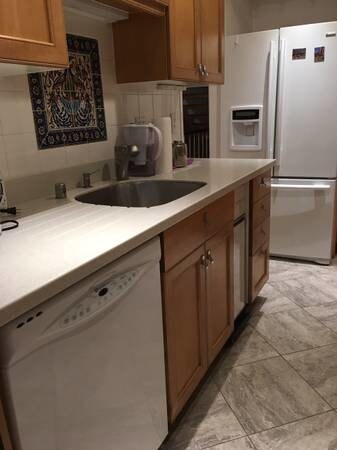 Building Photo - 2411 CARLMONT DR