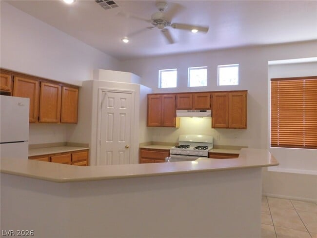 Building Photo - 1108 Coral Rainbow Ave