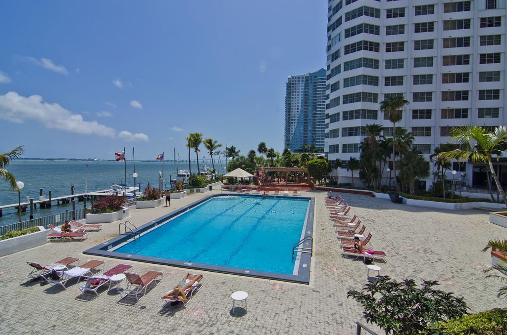 Building Photo - 905 Brickell Bay Dr