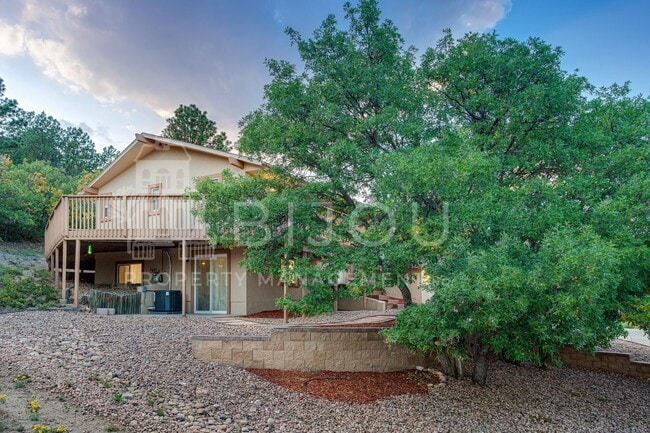 Building Photo - Located in the Hills of Rockrimmon!