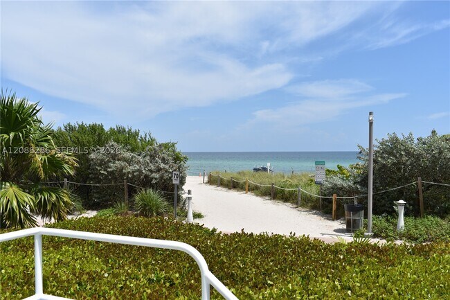 Building Photo - 6917 Collins Ave