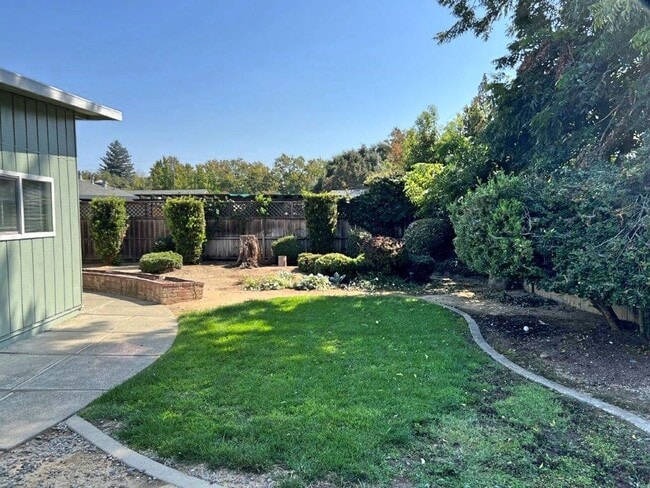 Building Photo - Renovated 3 Bedroom One Story *Vacaville *Pets Negotiable