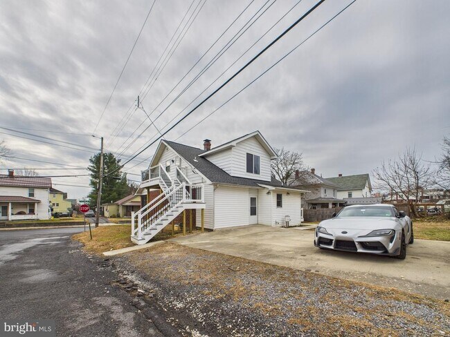 Building Photo - 820 E Oldtown Rd