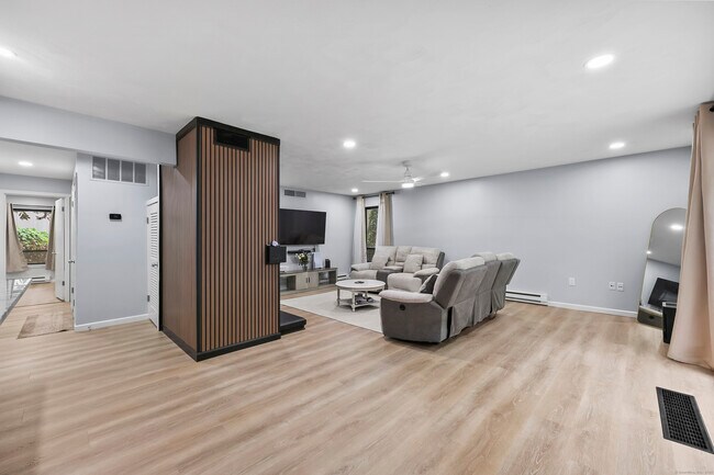 Building Photo - 46 Mallard Dr