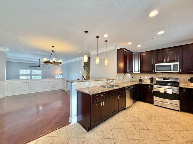 Building Photo - 10321 Sablewood Dr