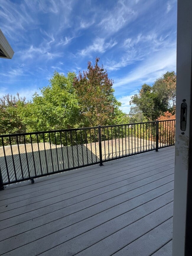 Building Photo - 360 Allenwood Ct