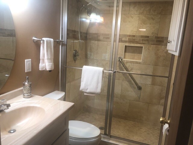 Private Bathroom - 1493 Scarlet Ct NE