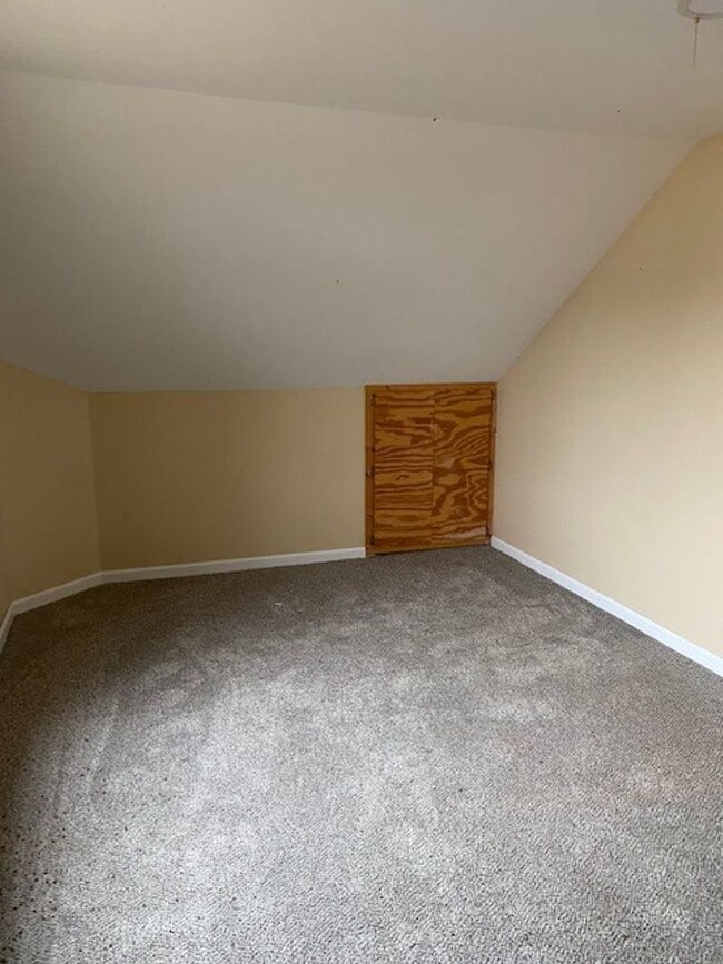 Building Photo - 3 Bedrooms, 1 Bathrooms Single Family Home in Staples, MN w/2+ car garage