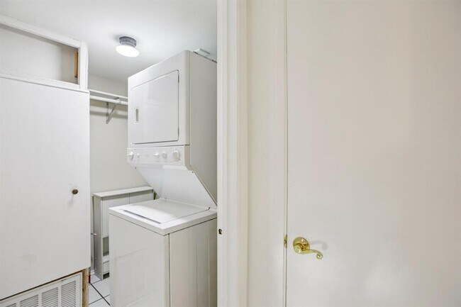 Building Photo - 9507 Quail Village Ln