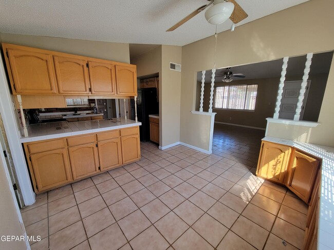 Building Photo - 10416 Lambda Dr