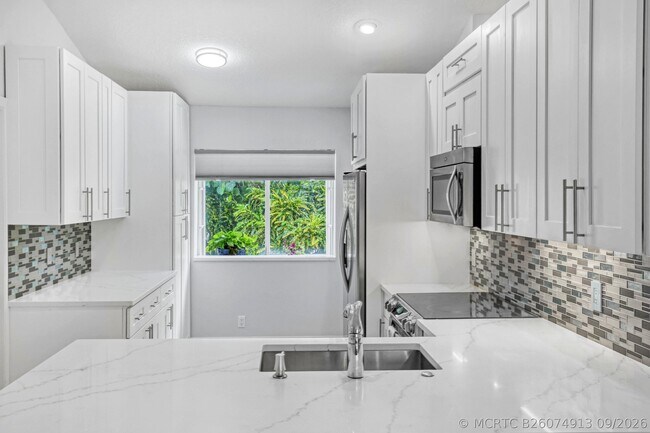 Building Photo - 24 Admirals Ct