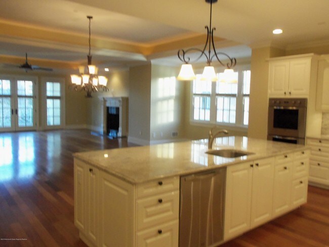 Building Photo - 1031 Oval Rd