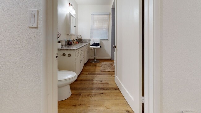 Building Photo - Corner lot on Mary Lane!