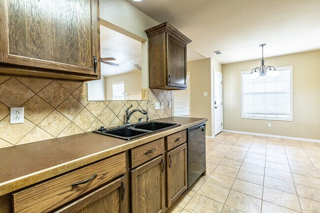 Building Photo - Cute 3 bedroom 2 bath in Frenship School District