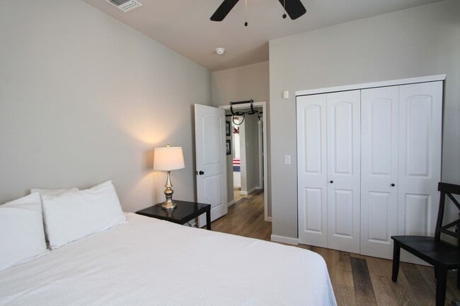 Building Photo - RENOVATED 3-BEDROOM HOME IN BEACON HILL