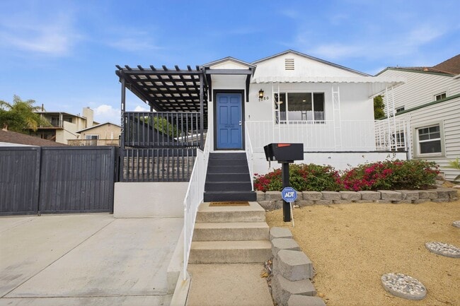 Building Photo - 7080 Mohawk St