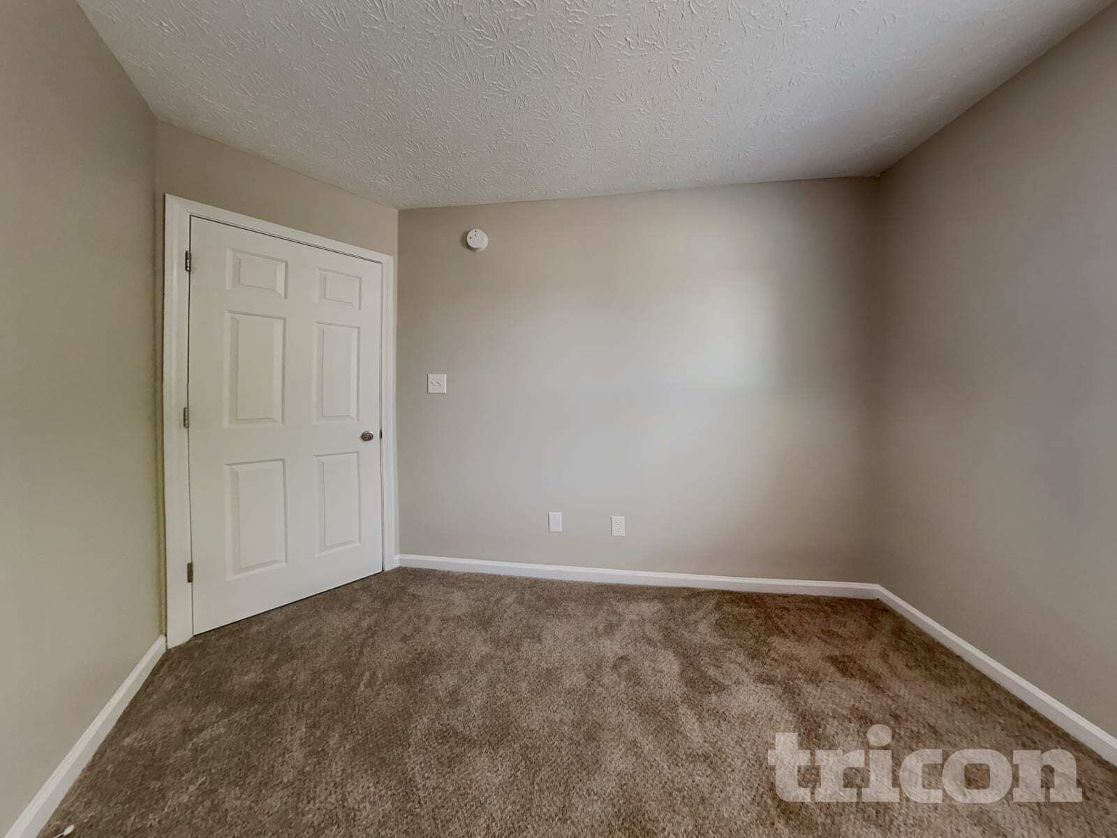 Building Photo - 215 Comet Ct