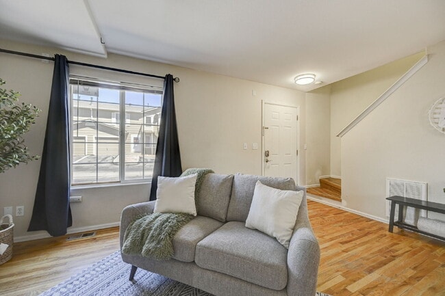 Building Photo - Charming 2-Story Home with Fireplace, Gara...