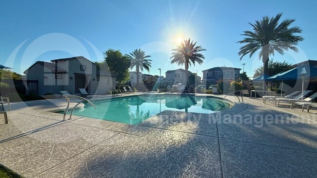 Building Photo - 708 N Bay Dr