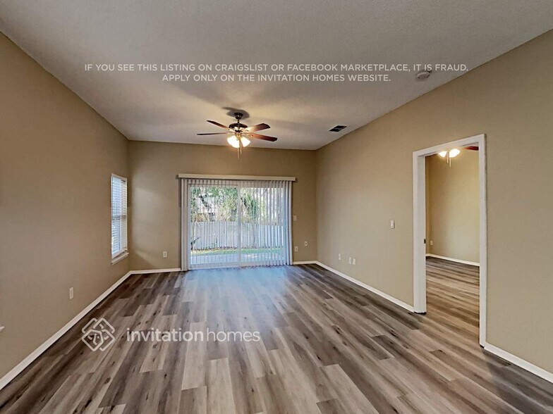 Building Photo - 1710 Mandavilla Dr