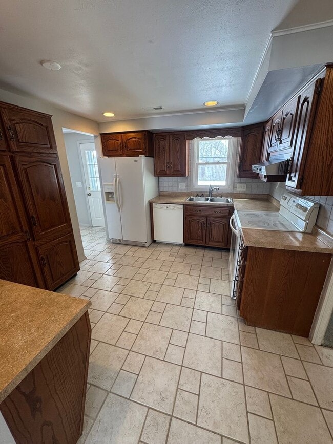 Building Photo - 1550 Tartan Ln