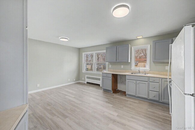 Building Photo - 2585 State Rte 55