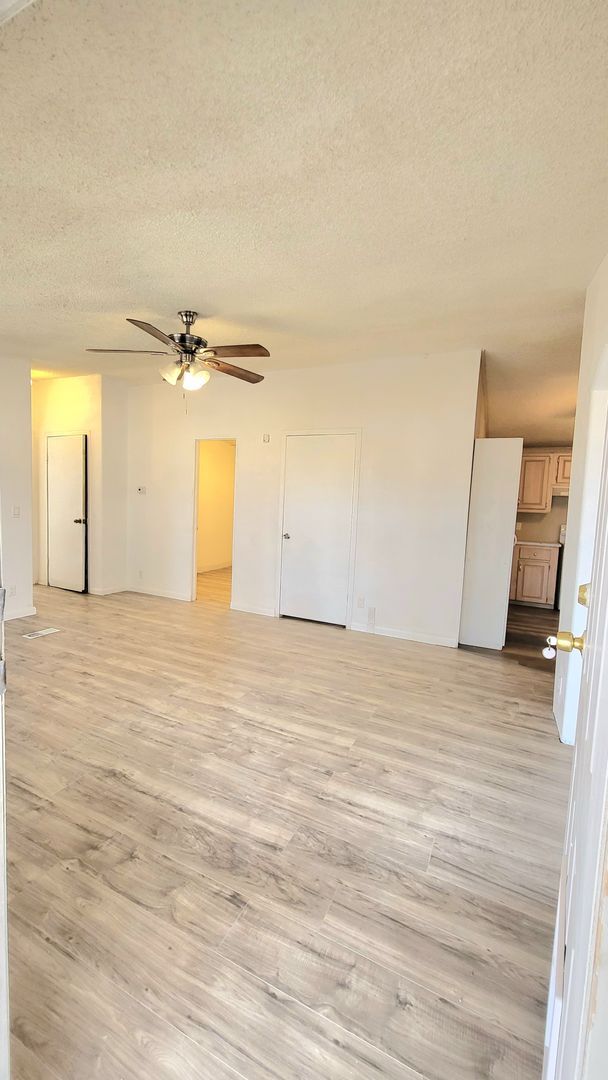 Building Photo - 521 Alaska Way