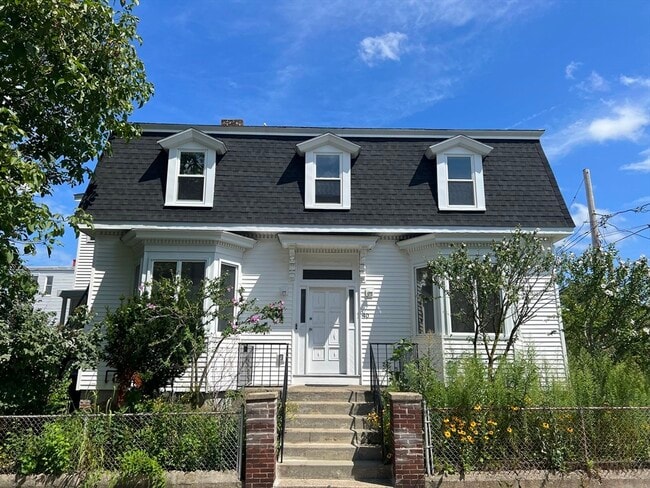 Building Photo - 40 Spring Garden St